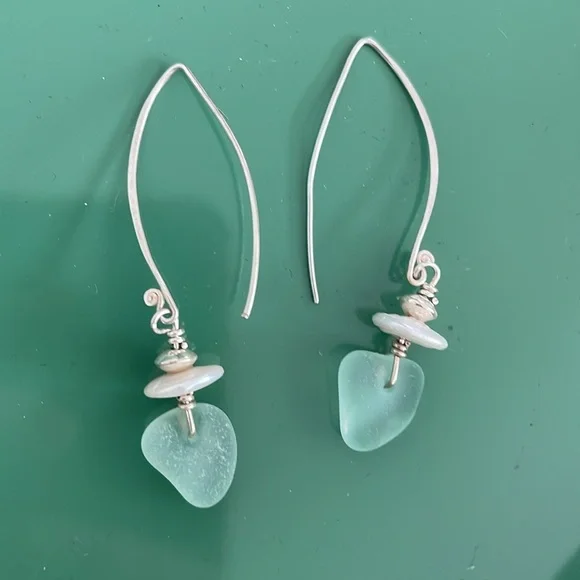 Sterling Silver and Sea Glass handmade earrings NWT - Picture 4 of 4